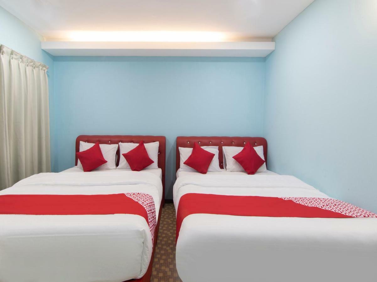Oyo 1136 Pd Star Hotel Port Dickson Kültér fotó