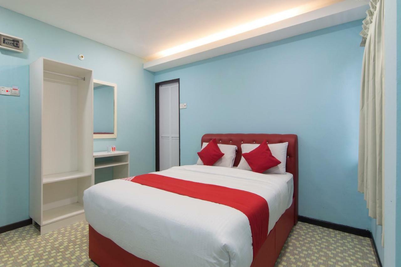 Oyo 1136 Pd Star Hotel Port Dickson Kültér fotó