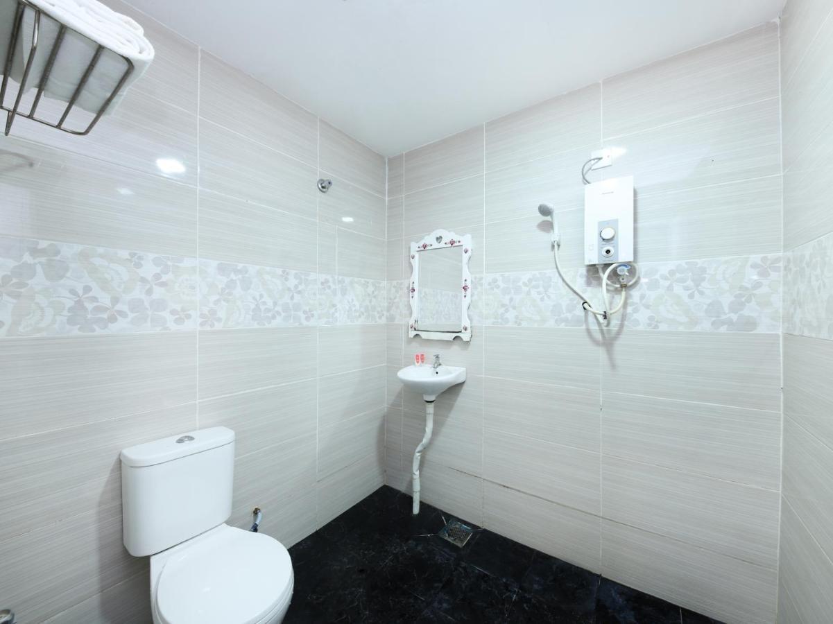 Oyo 1136 Pd Star Hotel Port Dickson Kültér fotó